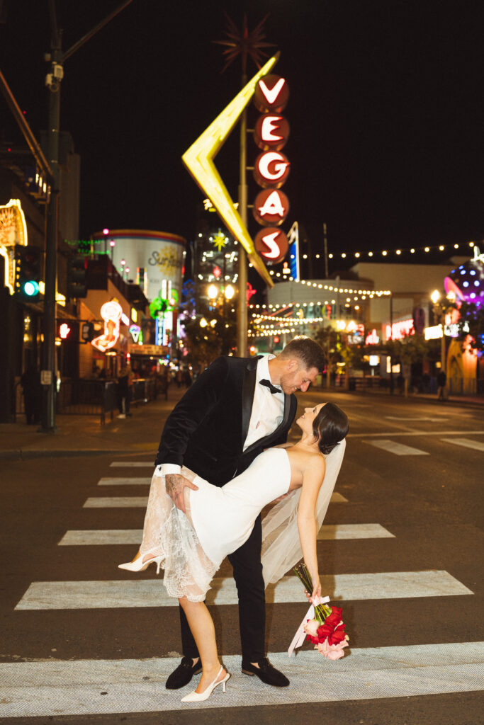 Las vegas wedding elopement photographer at the las vegas sign