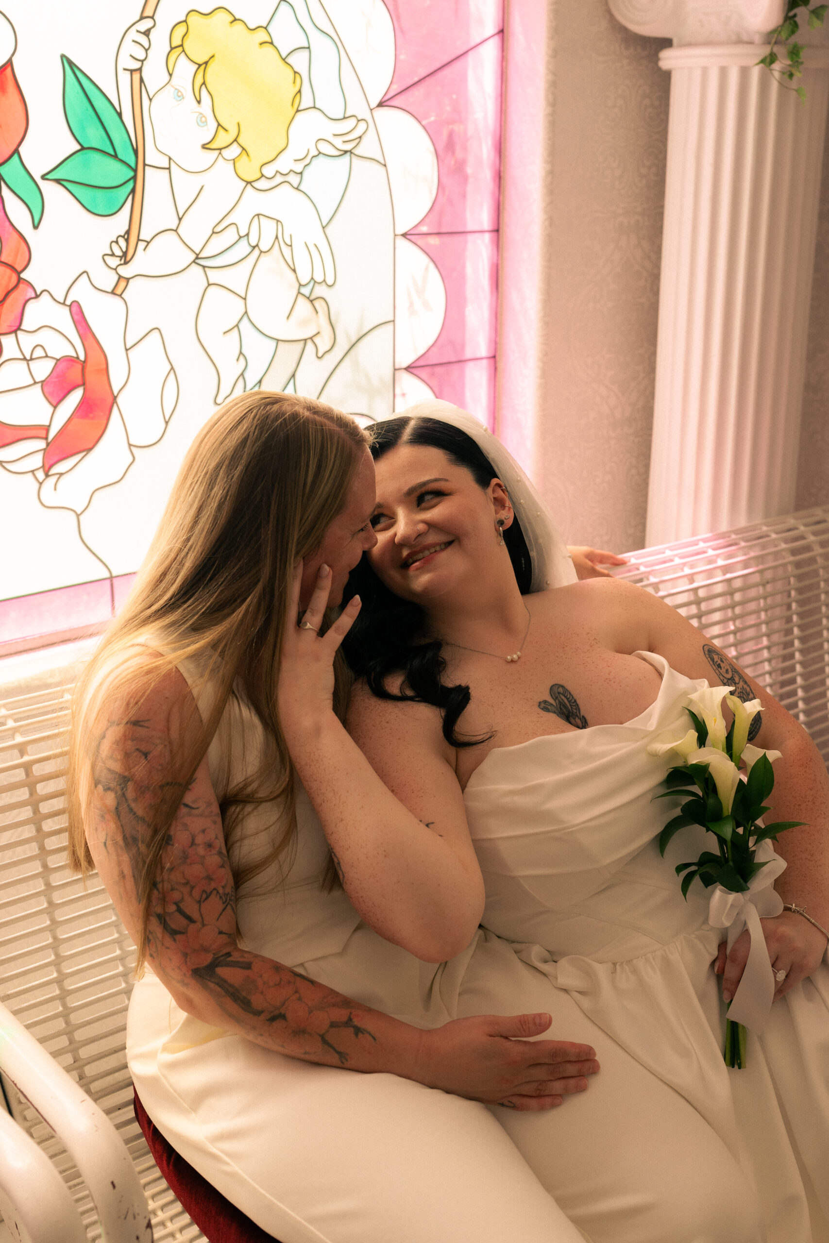 Candid Las Vegas elopement photography by Raddie Maddie Photo