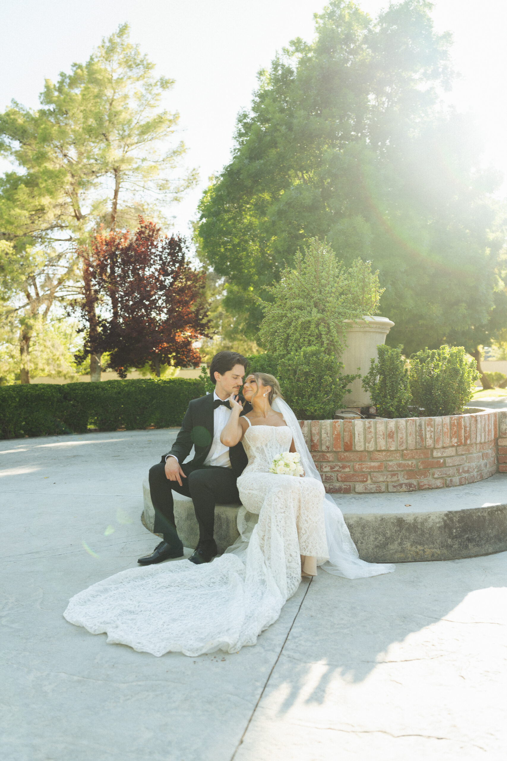 Las Vegas elopement and wedding photography by Raddie Maddie Photo